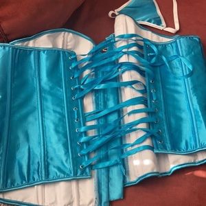 NWT Boosier